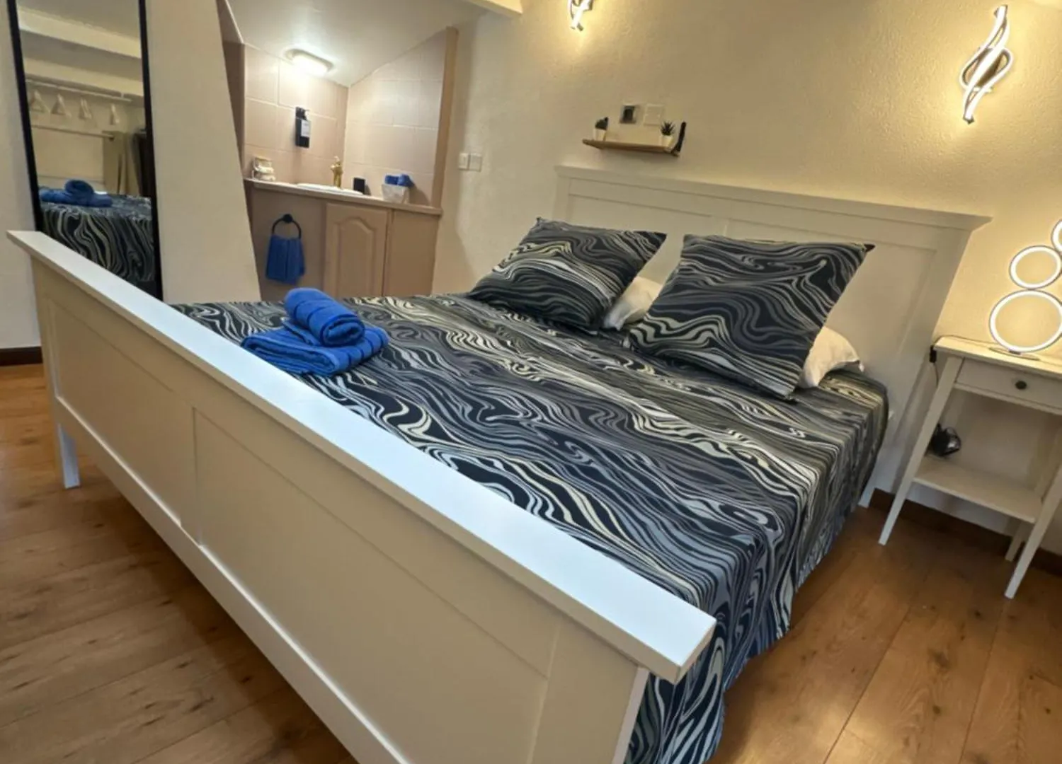 Duplex Proche Port De 니스